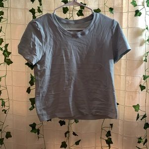 i’m selling this active wear .